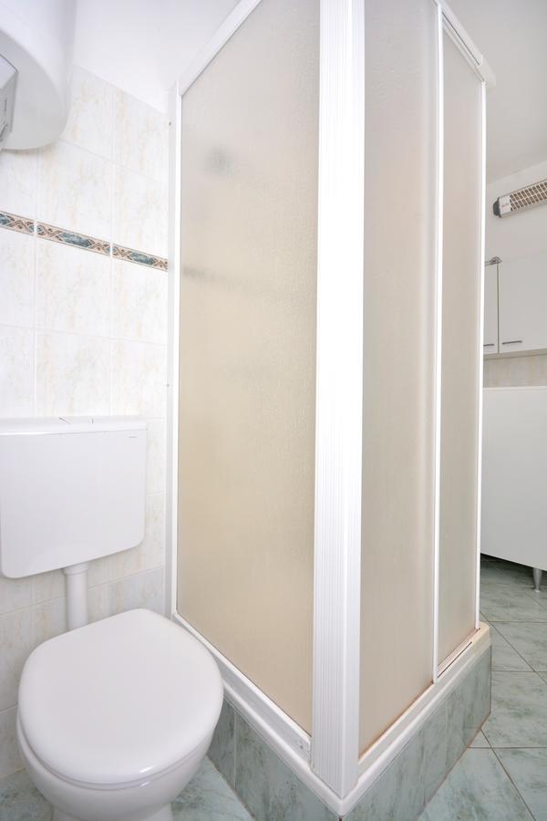 Regina Apartment *