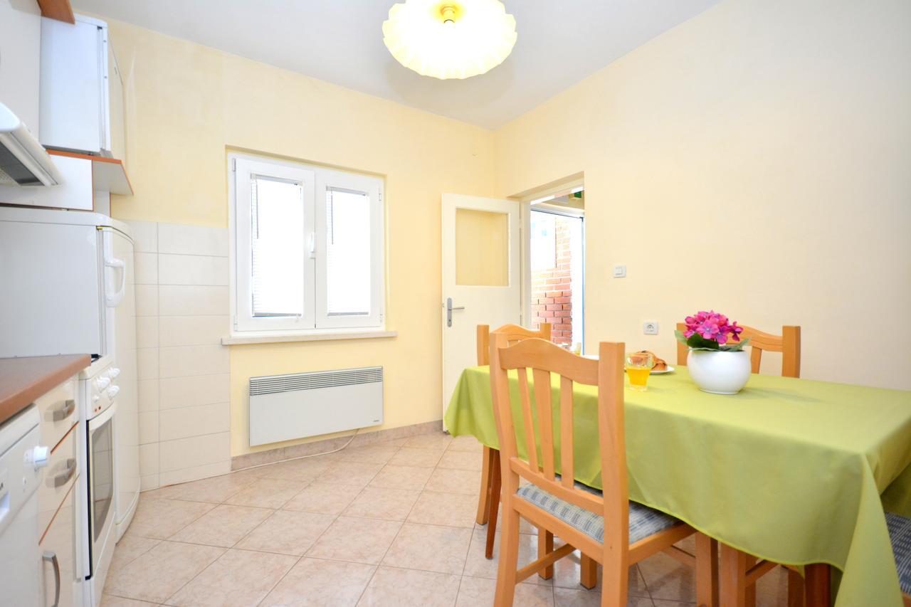 Regina Apartment